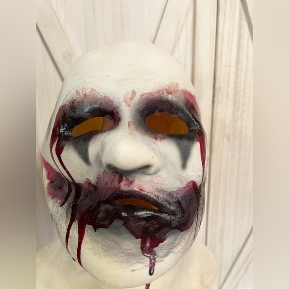 Hallowin Horror Bloody Zombie Mask - Picture 7 of 10